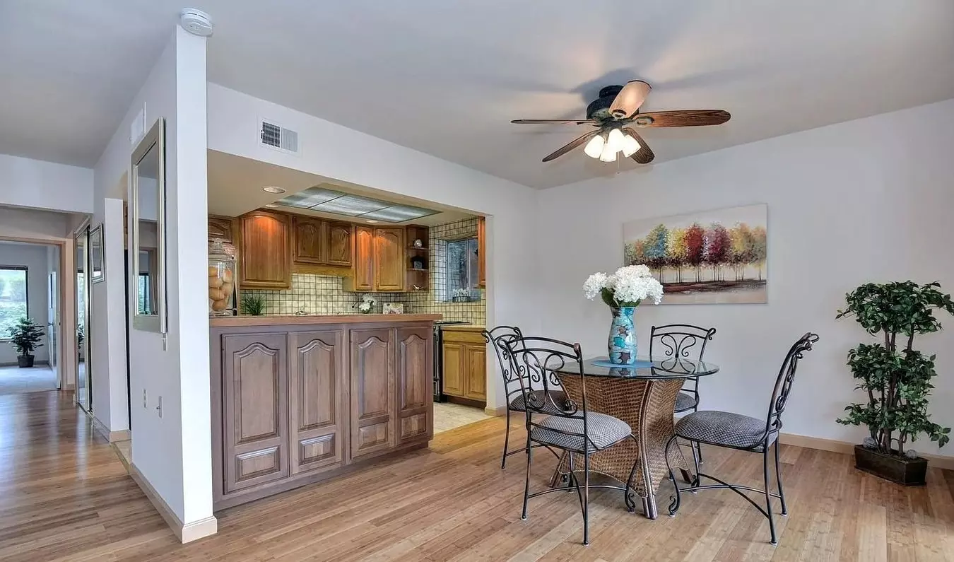 Lovely 1 Bedroom 1 Bathroom End Unit Is Ready. photo 4