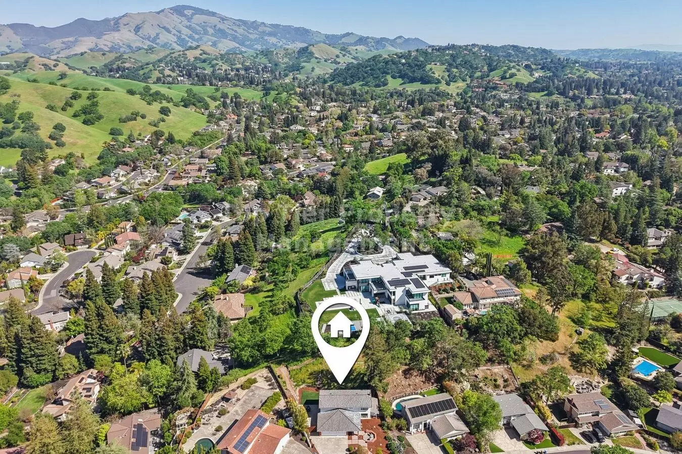 Luxury Renovated Livorna Estates Home | Srvusd Schools | Mt. Diablo Views- 5 Bd/3.5 Ba Single-family House In For Lease! photo 4