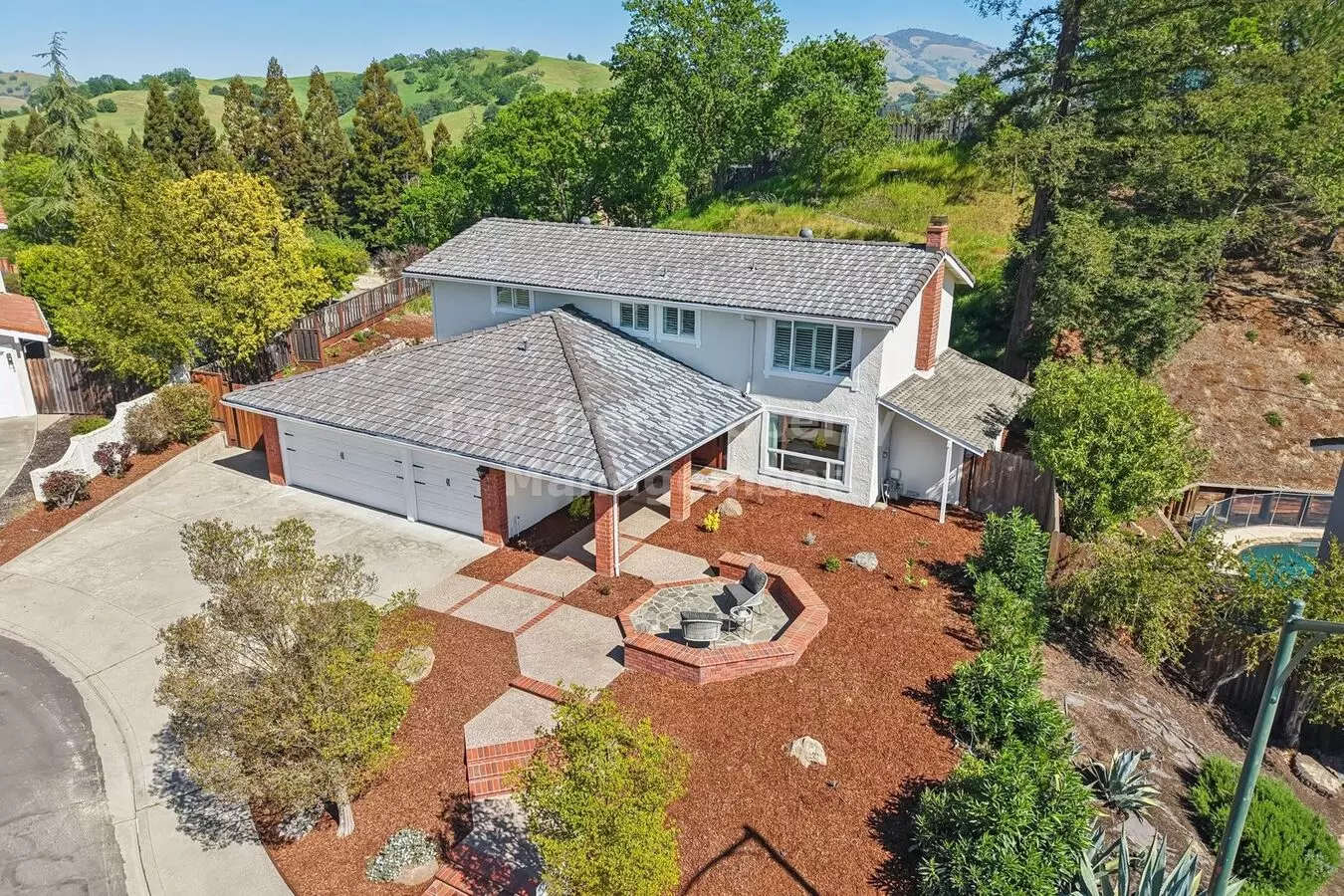 Luxury Renovated Livorna Estates Home | Srvusd Schools | Mt. Diablo Views- 5 Bd/3.5 Ba Single-family House In For Lease! photo 5