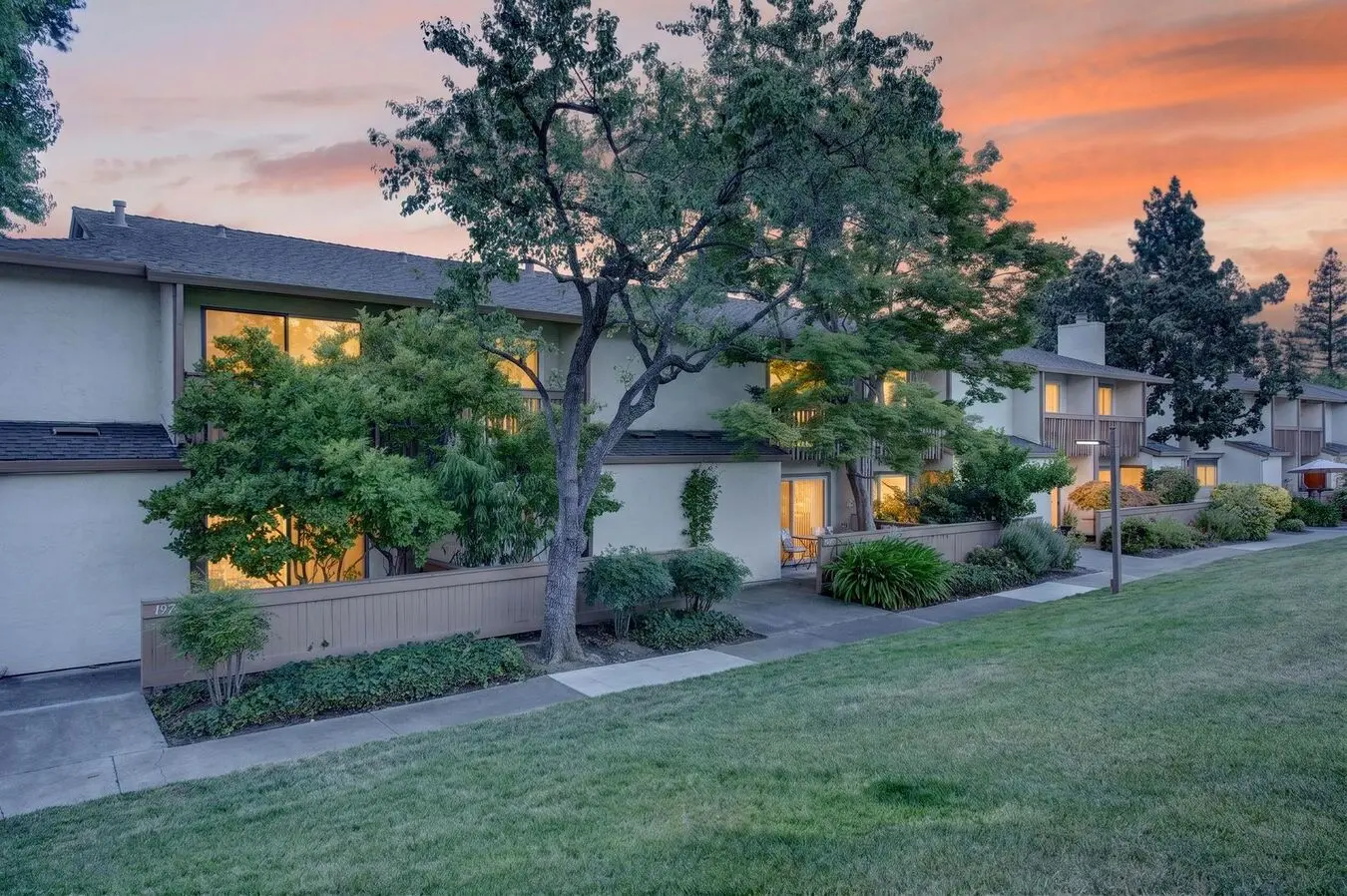 Move-in Ready 2br/2.5ba In Desirable Sunset Park – Minutes To Downtown Walnut Creek! photo 3