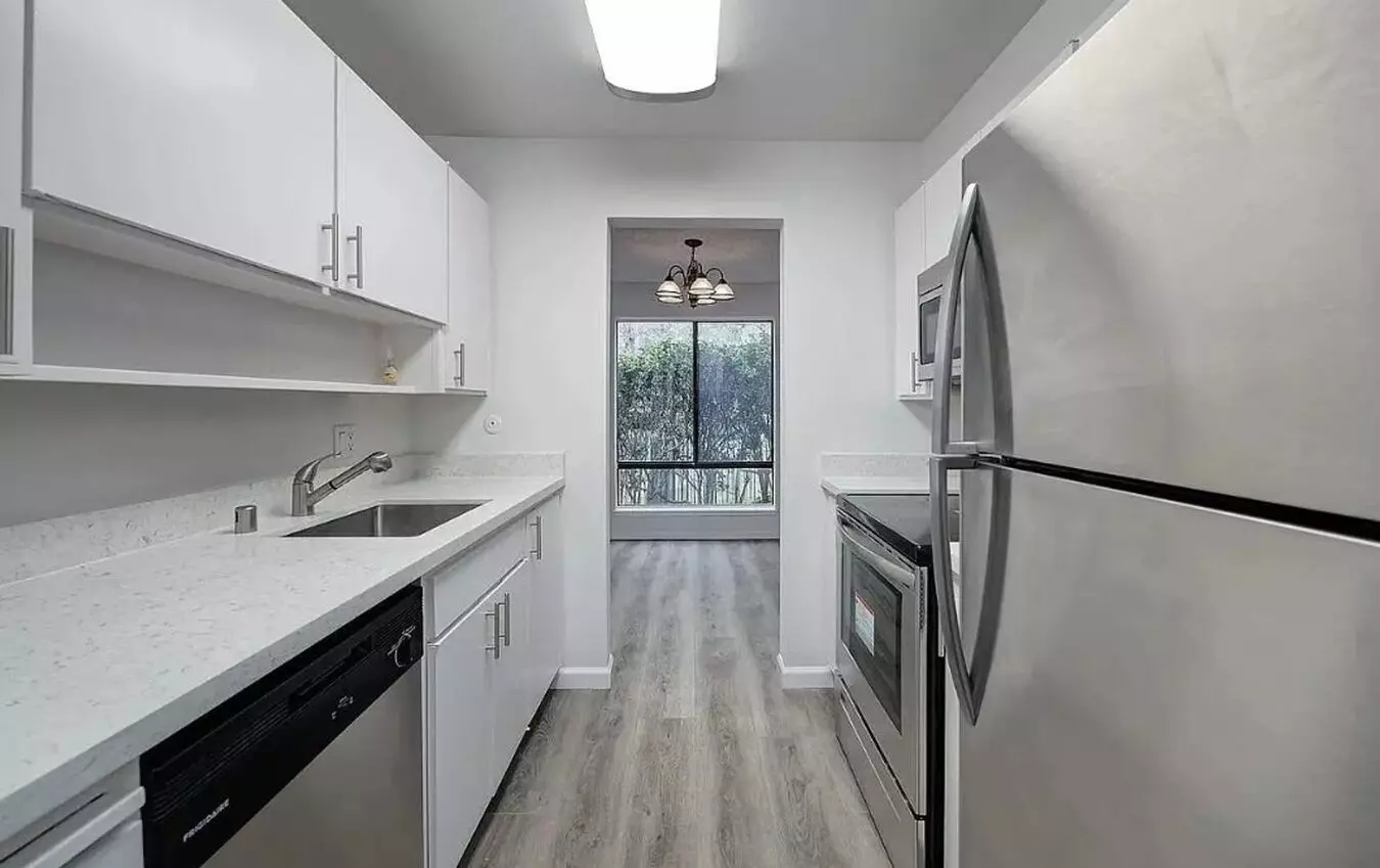 Best Value in Walnut Creek 1/1 - Pool, Hot Tub, Gym, et. photo 4