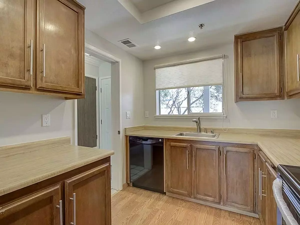 Outstanding 2BD/2BA Condo Near Pleasant Hill BART – Walnut Creek photo 4