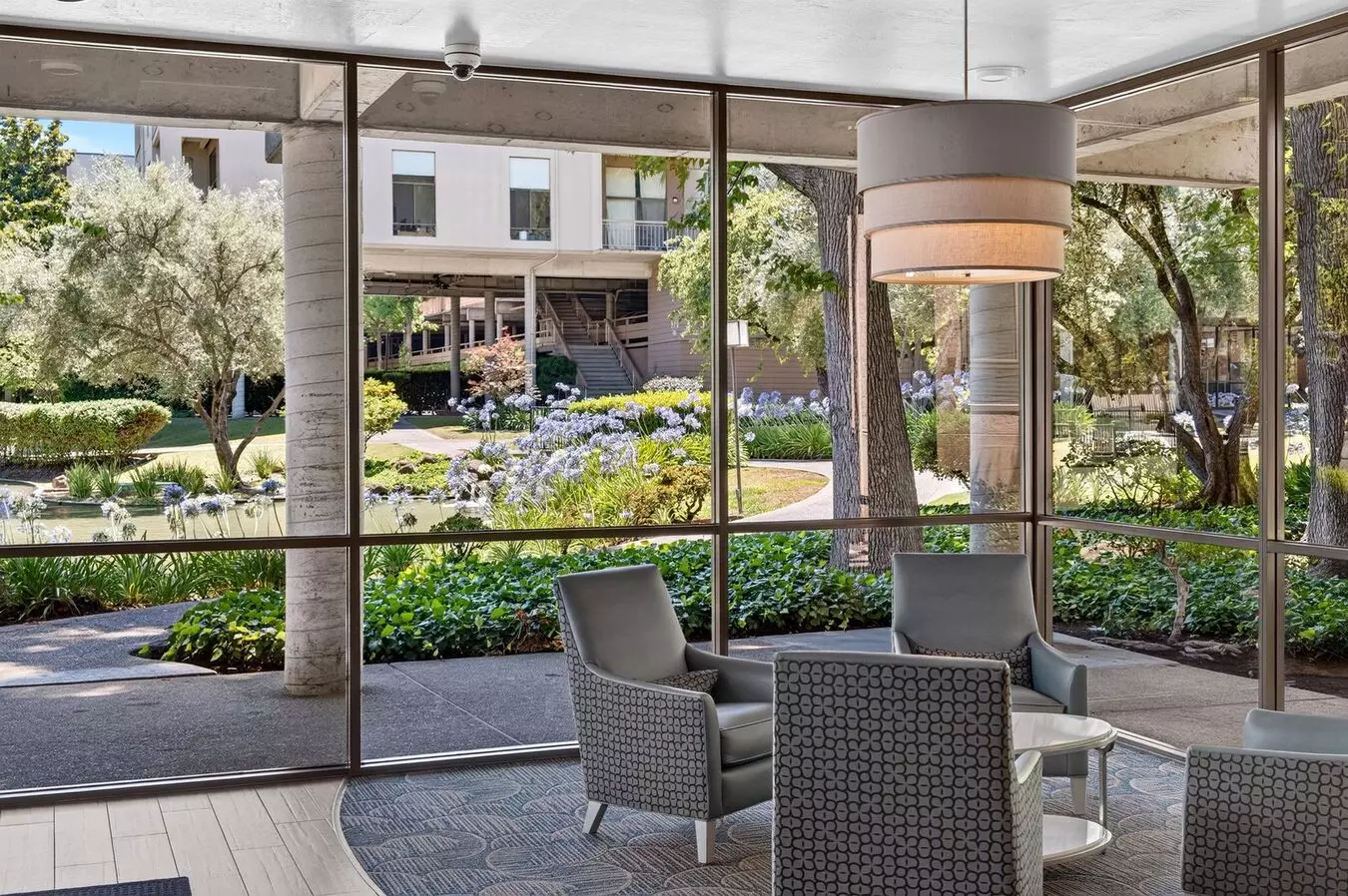 Resort-style Living In Walnut Creek! Bright 1br W/ Private Tree-line Balcony!