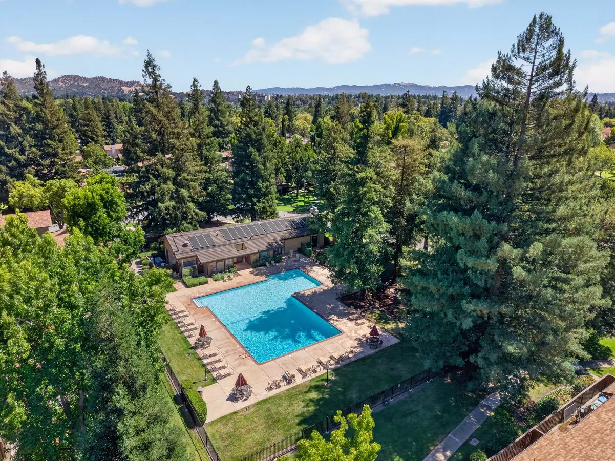 Spacious, Updated 3Bed 2Bath Townhome In Walnut Creek photo 5