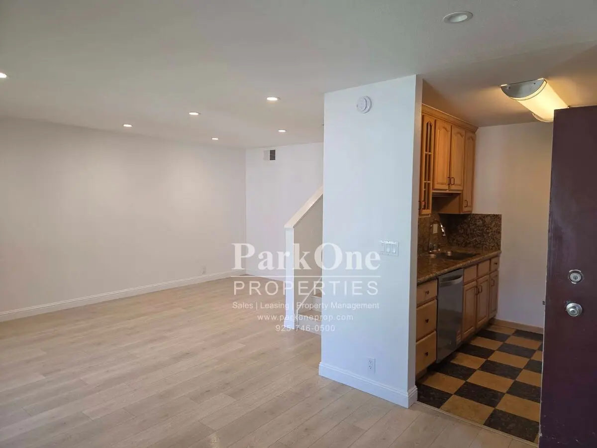 Spacious Walnut Creek Condo With Community Pool photo 3