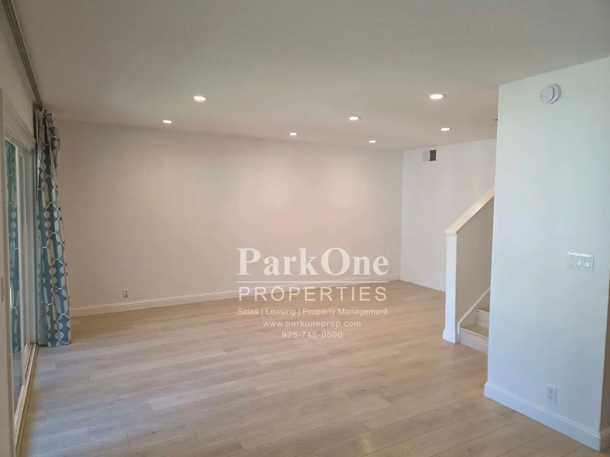 Spacious Walnut Creek Condo With Community Pool photo 2