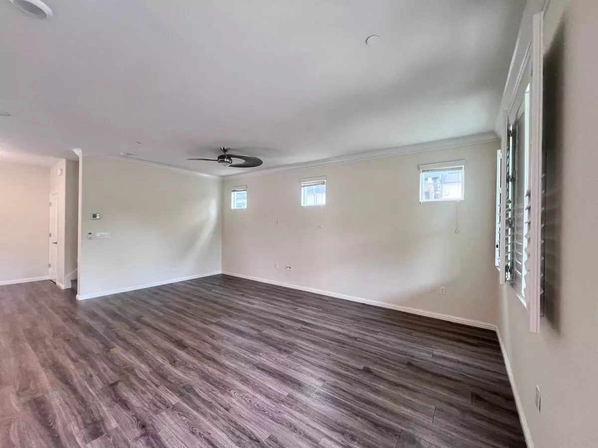 $1,000 Move In Special!!! Stunning 4bd/2.5ba Townhouse In Walnut Creek!!! photo 4