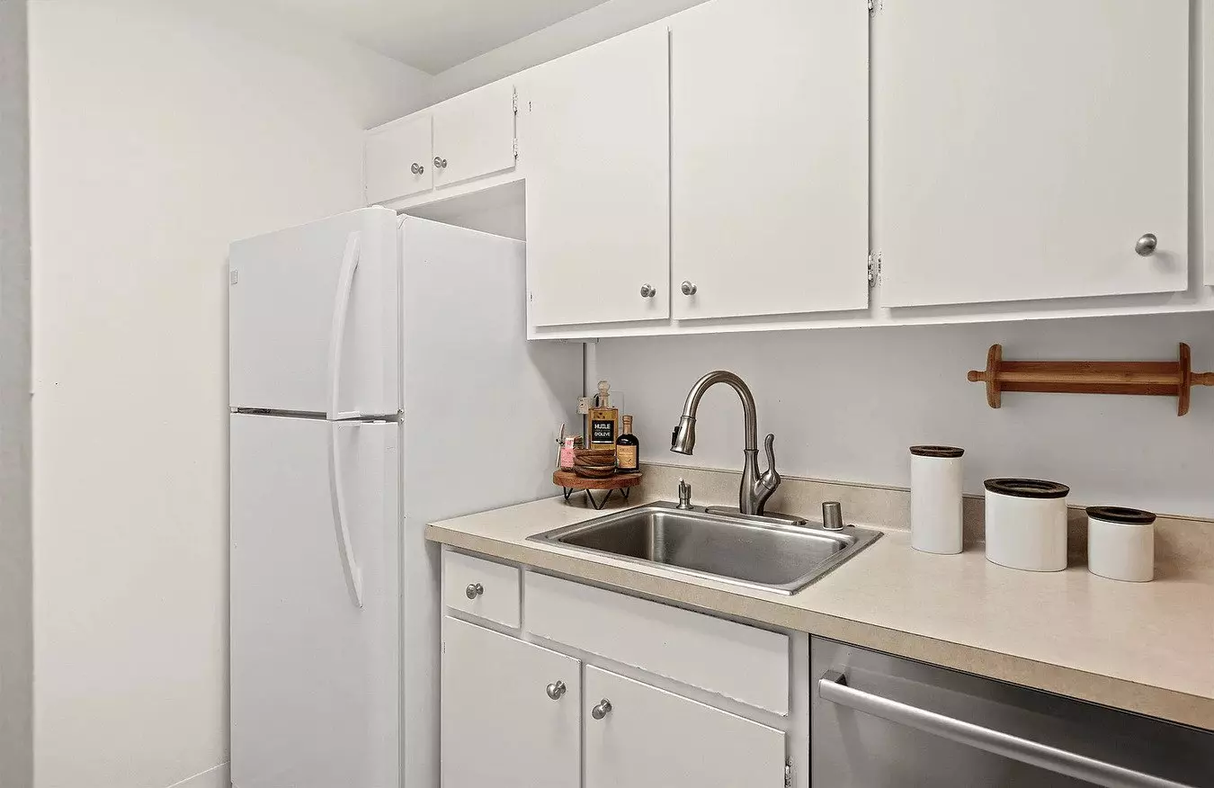 Adorable Studio Apartment photo 5