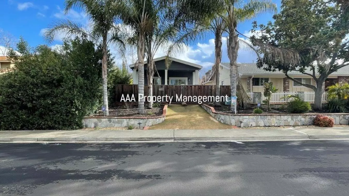 Walnut Creek, Beautiful 2 Bedroom 2 Bathroom Home, Great Location! photo 2