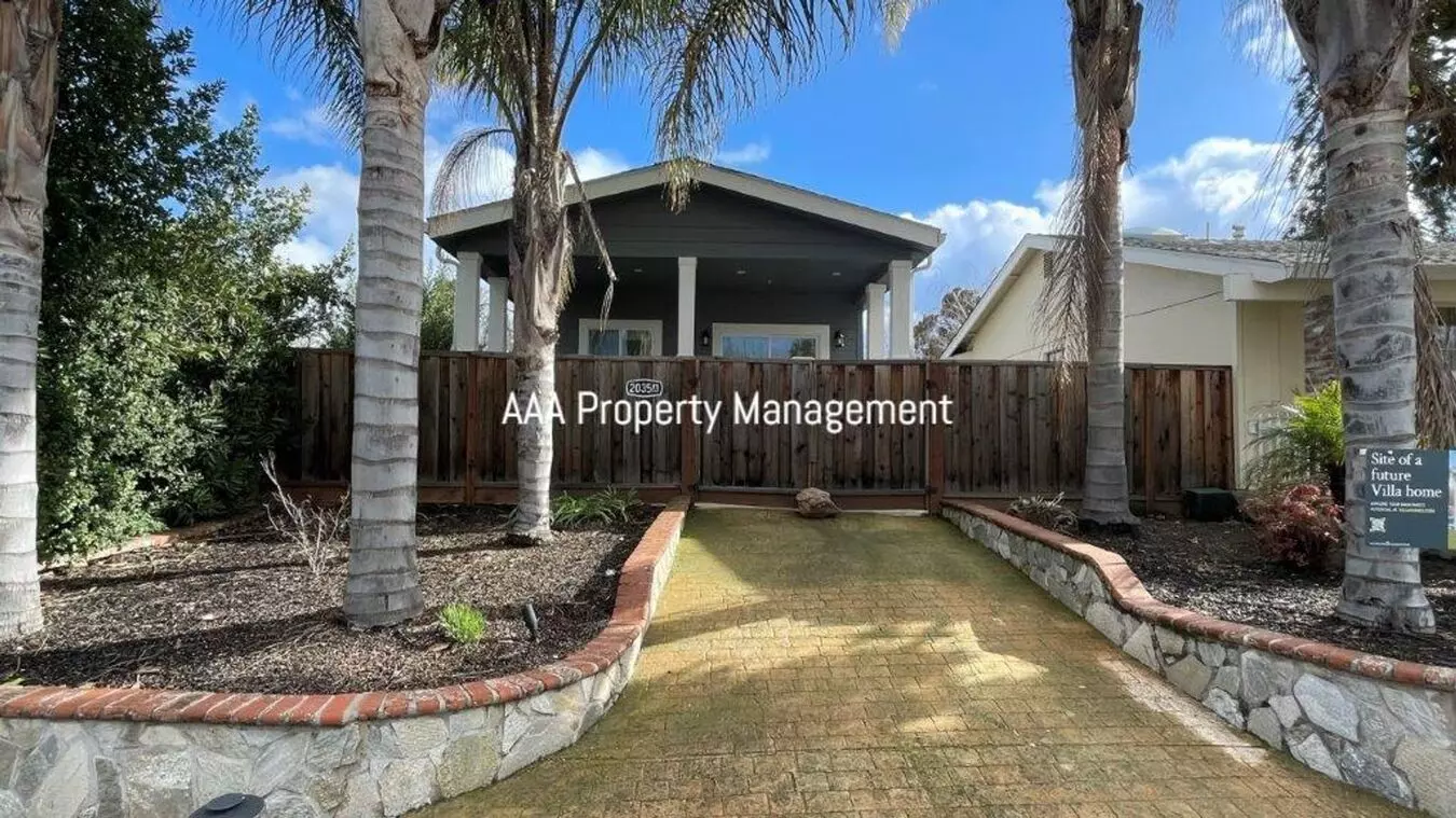 Walnut Creek, Beautiful 2 Bedroom 2 Bathroom Home, Great Location!