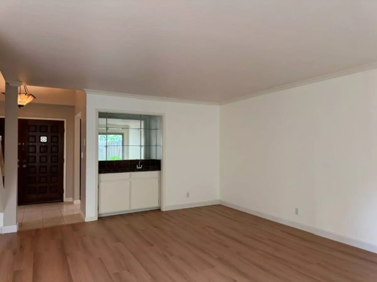 Walnut Creek Townhome With In-unit Laundry And Attached 2 Car Garage! photo 3