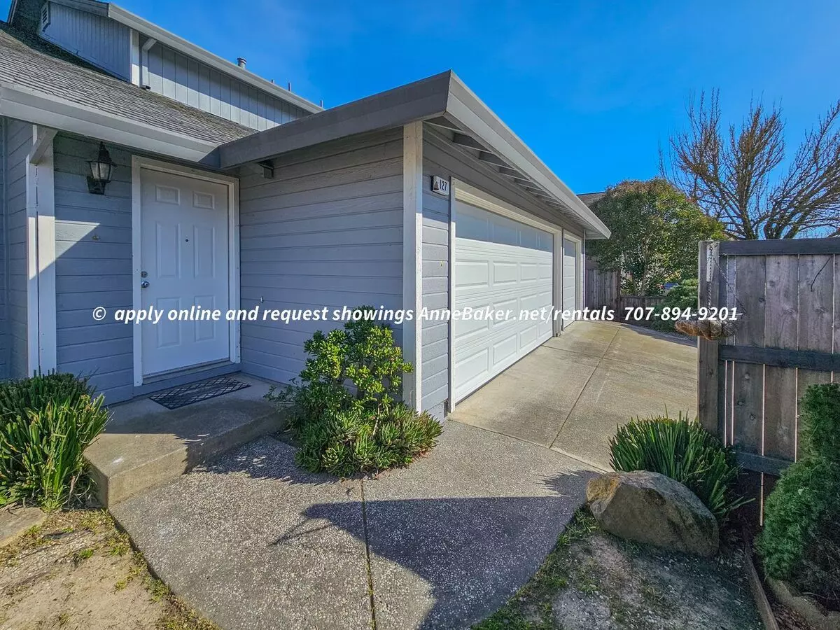 127 Melva Ct, Windsor (Single Family) photo 2