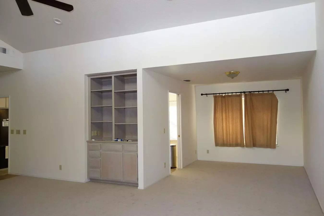 105 Almond Dr photo 5