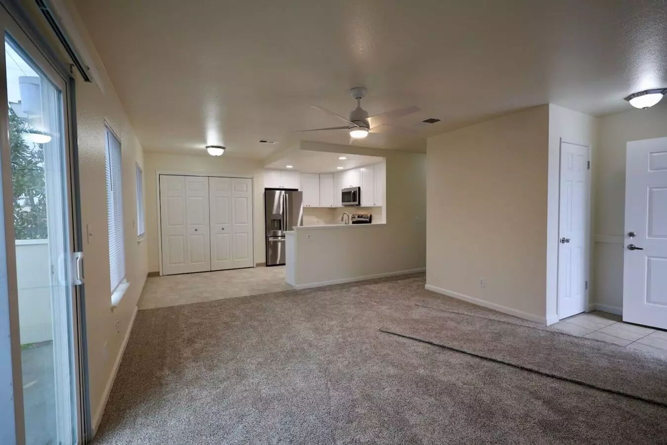 208 Grant Ave photo 5