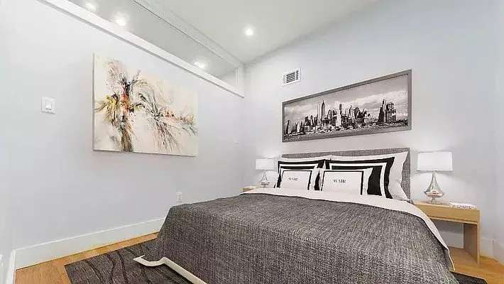 1815 Woodbine Street photo 3
