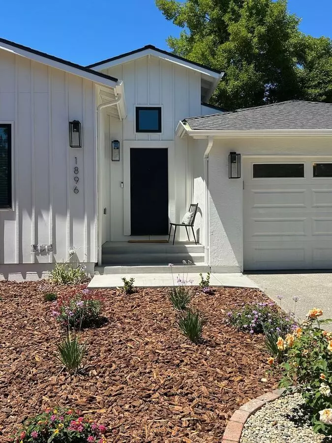 Stunning Newly Rebuilt Yountville Retreat | Fully Furnished photo 2