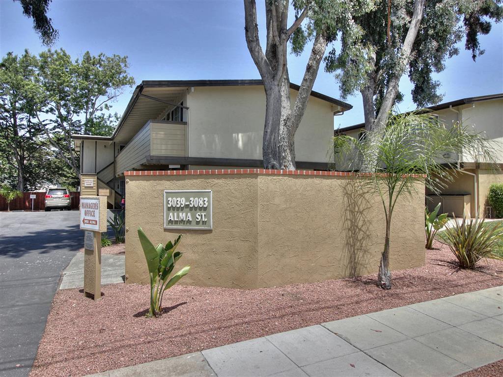 Alma Street Apartments photo 3