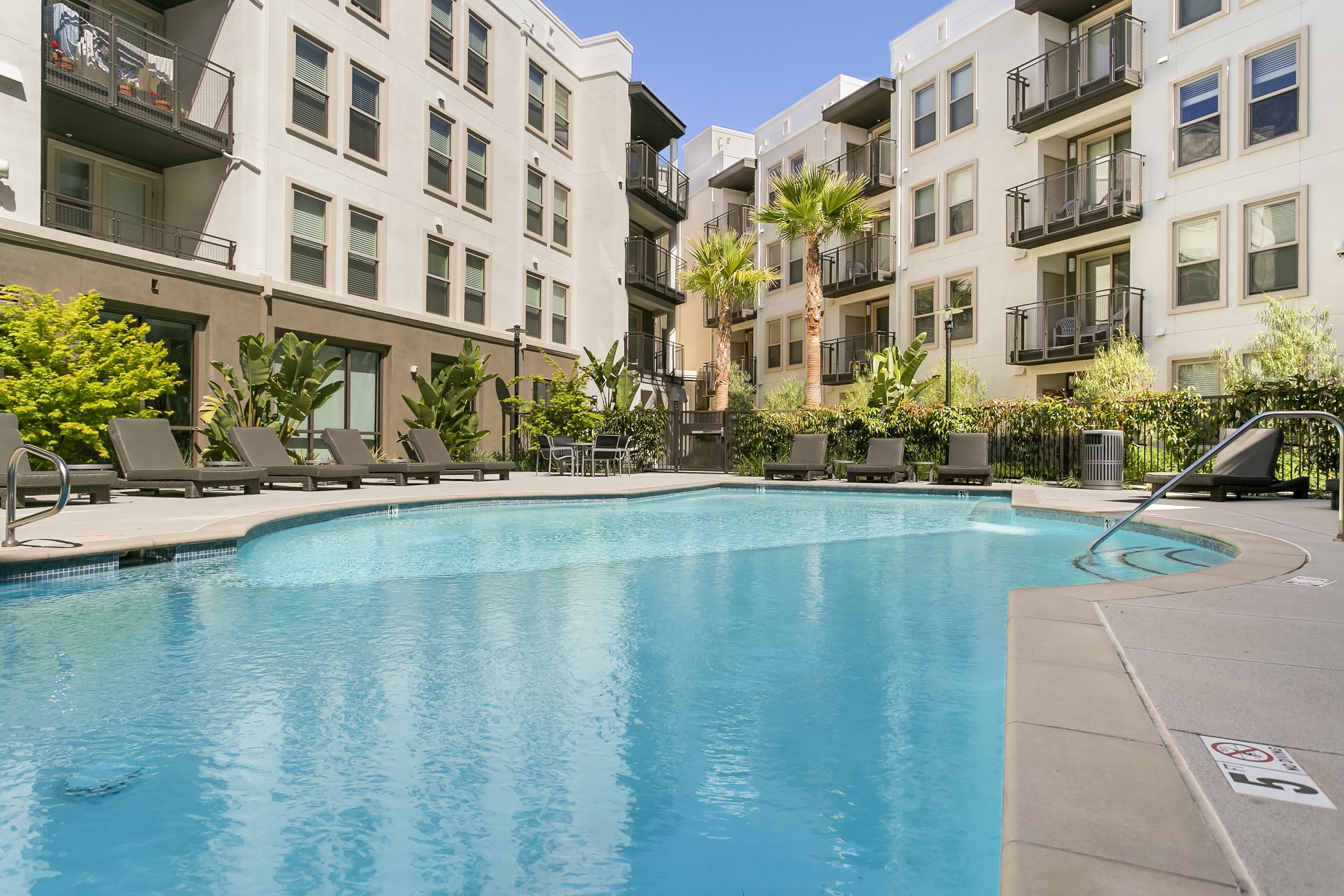 mResidences Redwood City photo 4