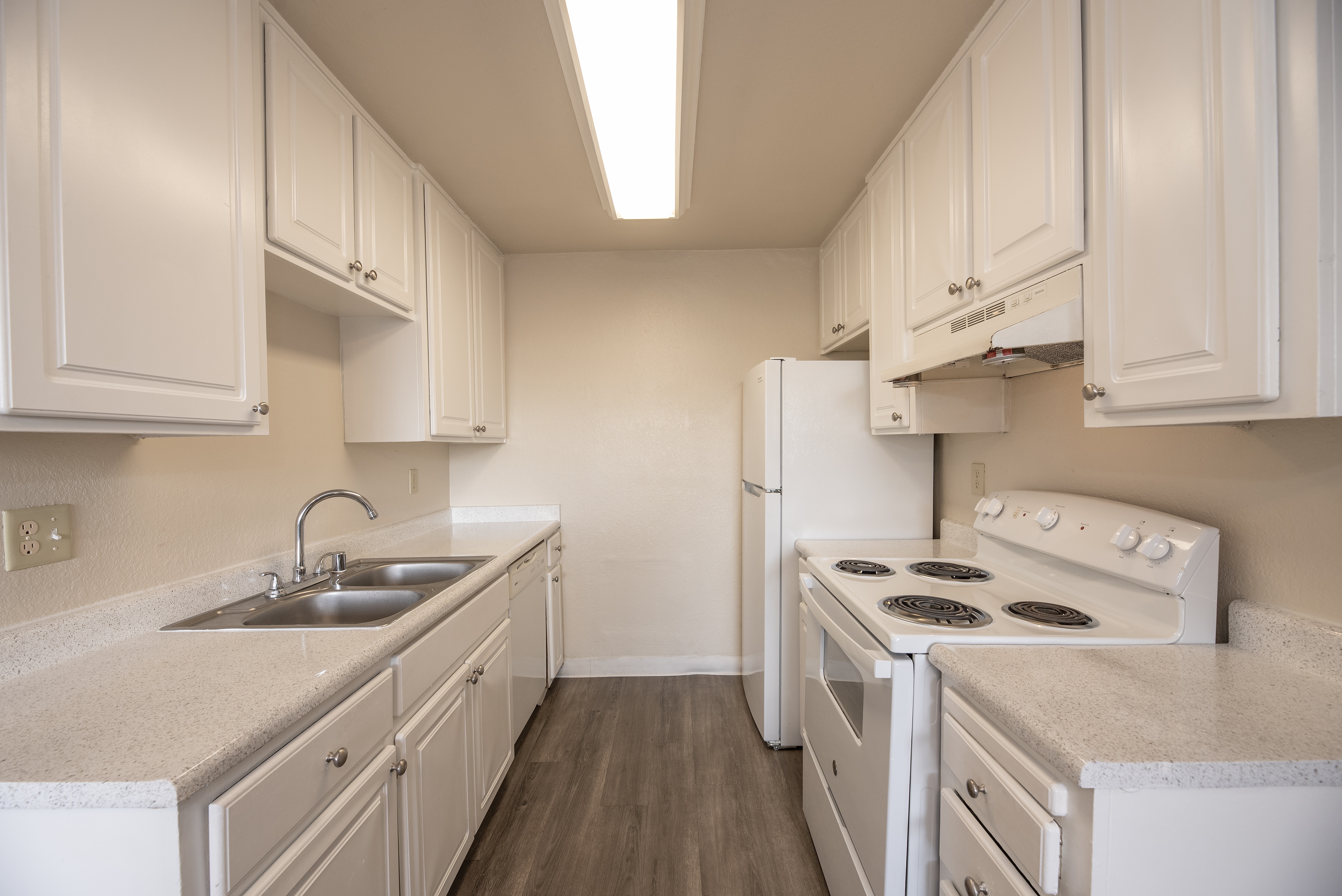 Riverstone Apartments photo 2