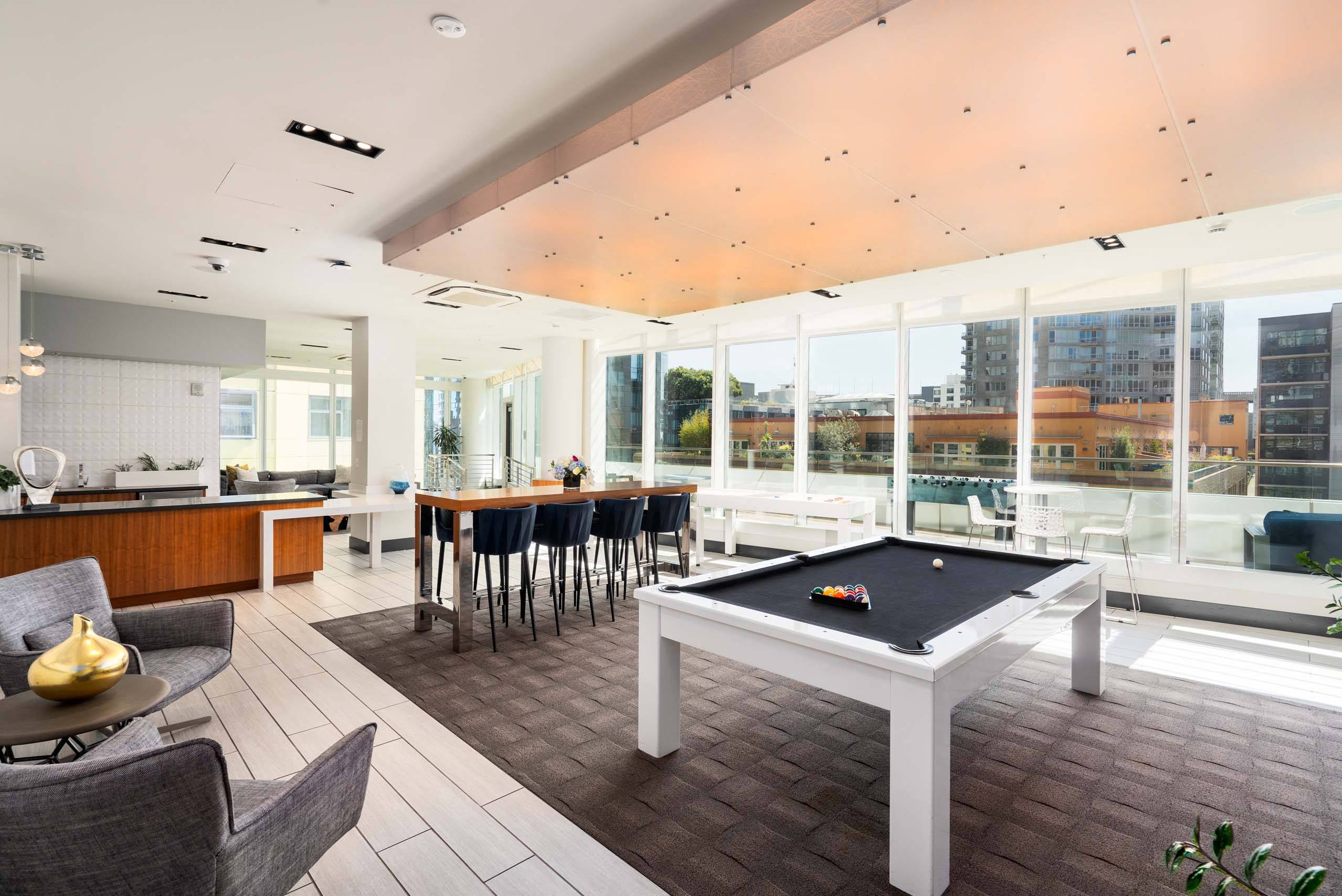 2BR/2BA Apartment on Fremont Street · San Francisco photo 2