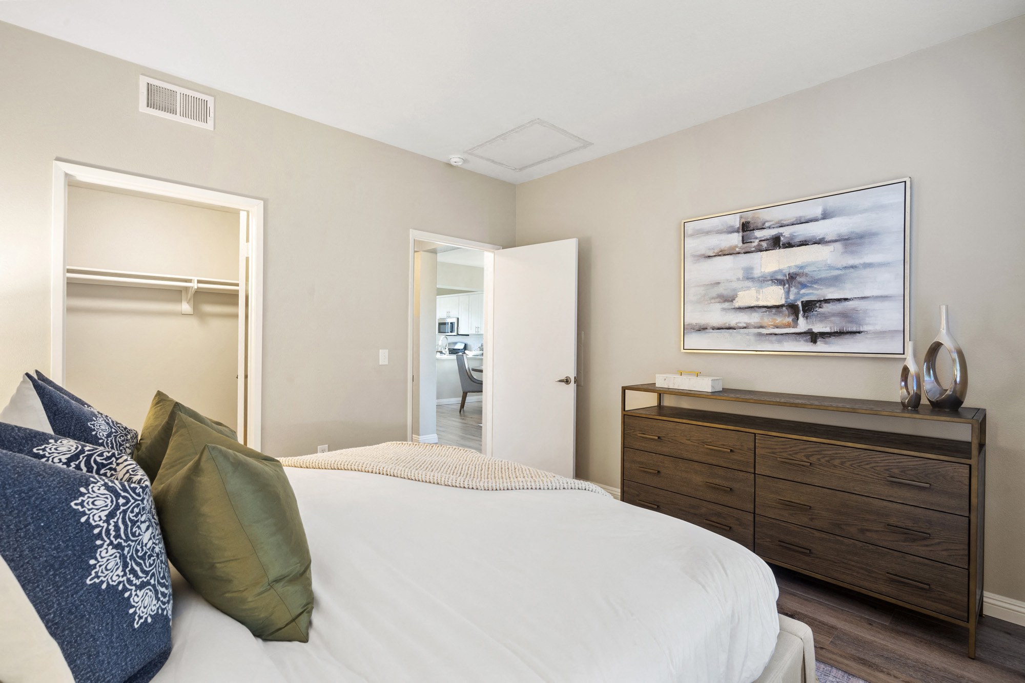 Rolling Hills Gardens Apartments photo 2