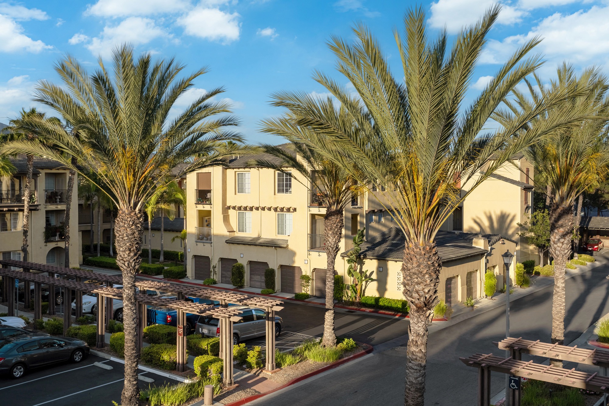 Rolling Hills Gardens Apartments photo 5