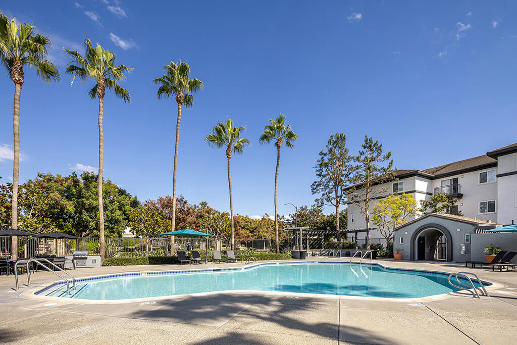 Sierra at Otay Ranch Apartments photo 4