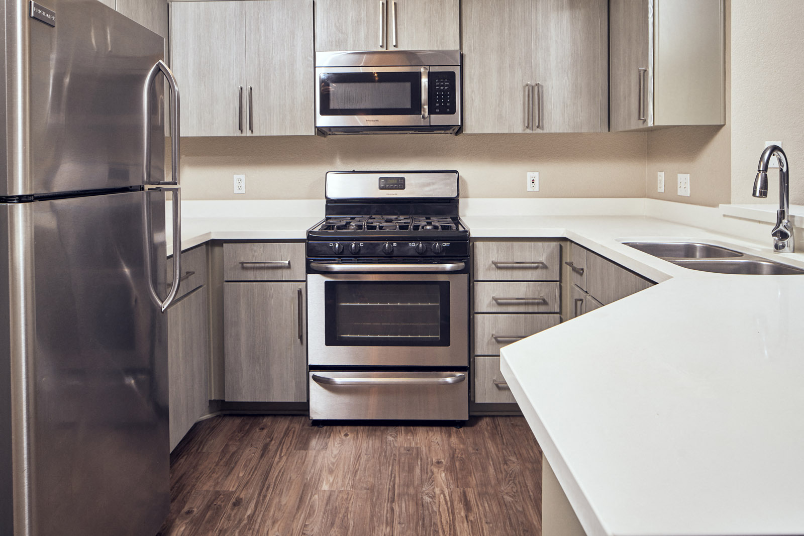 Alta Vista Apartments photo 2