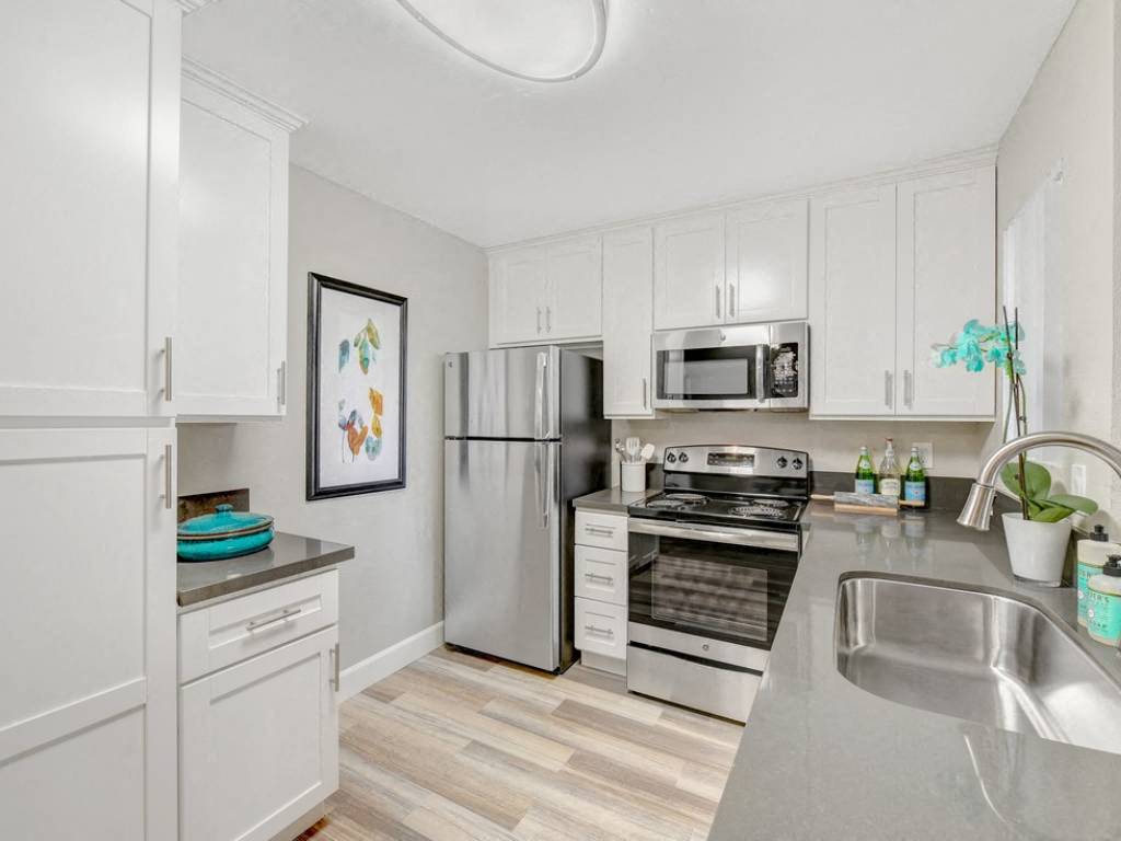 Altair Apartment Homes photo 4