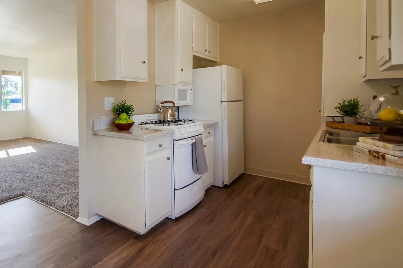 Grand Regency Apartments photo 3