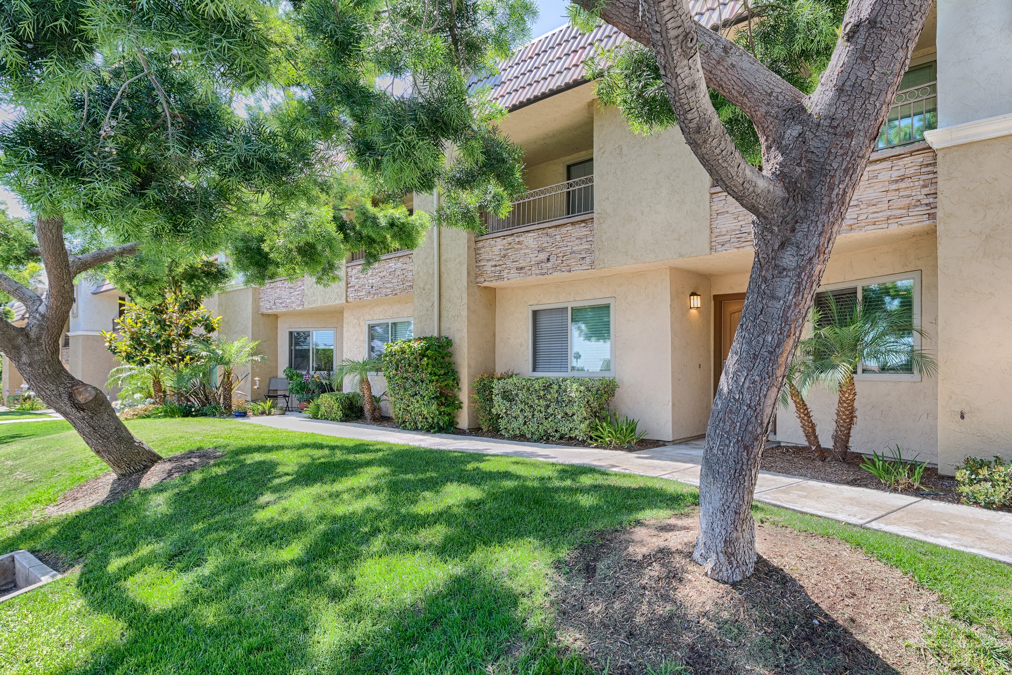 Stoneridge By The Lake Apartments photo 5