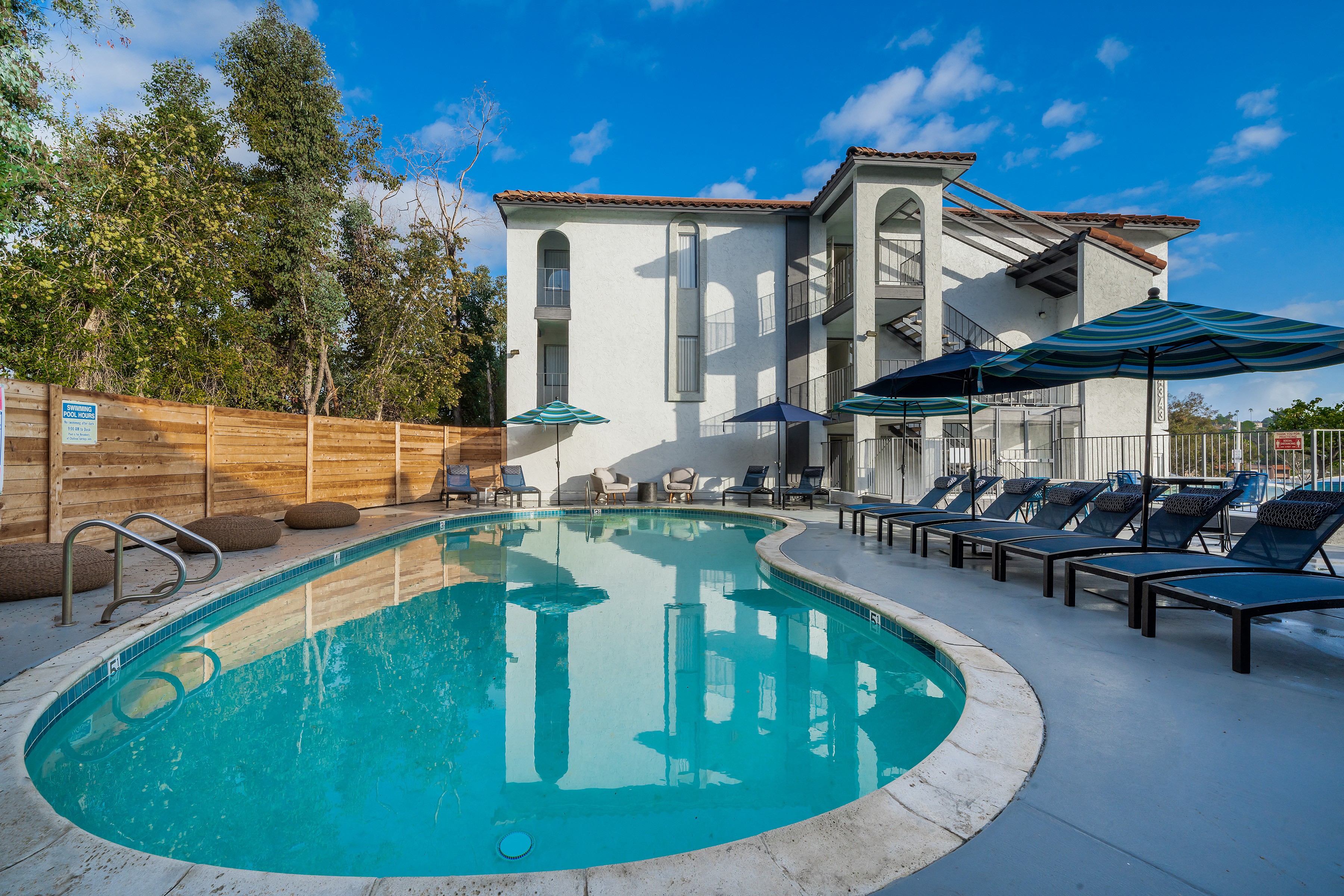 Chateau Spring Hill Apartments