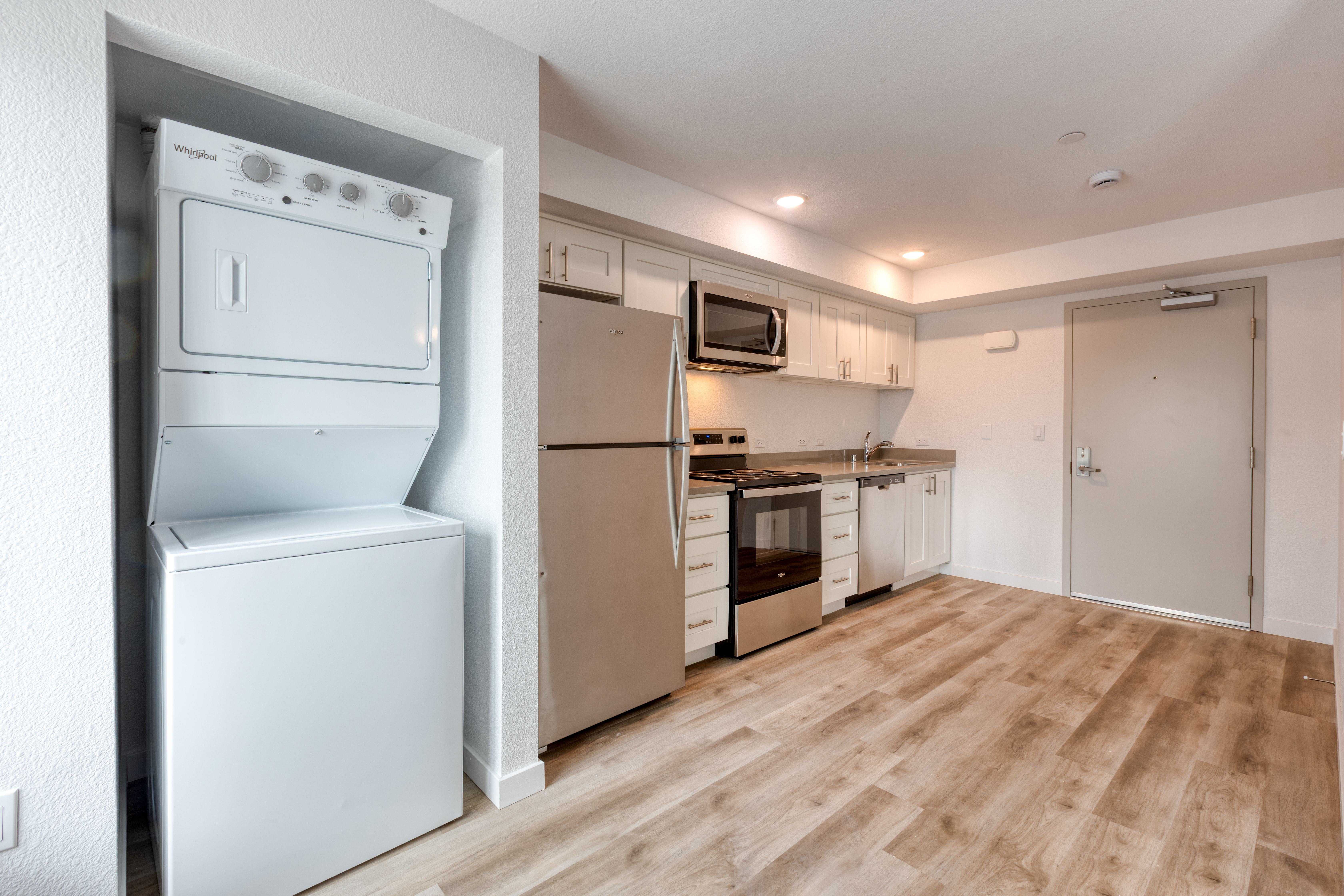 2551 Commercial St-F4OZ