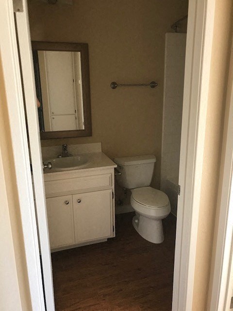 4575 Winona Ave photo 4