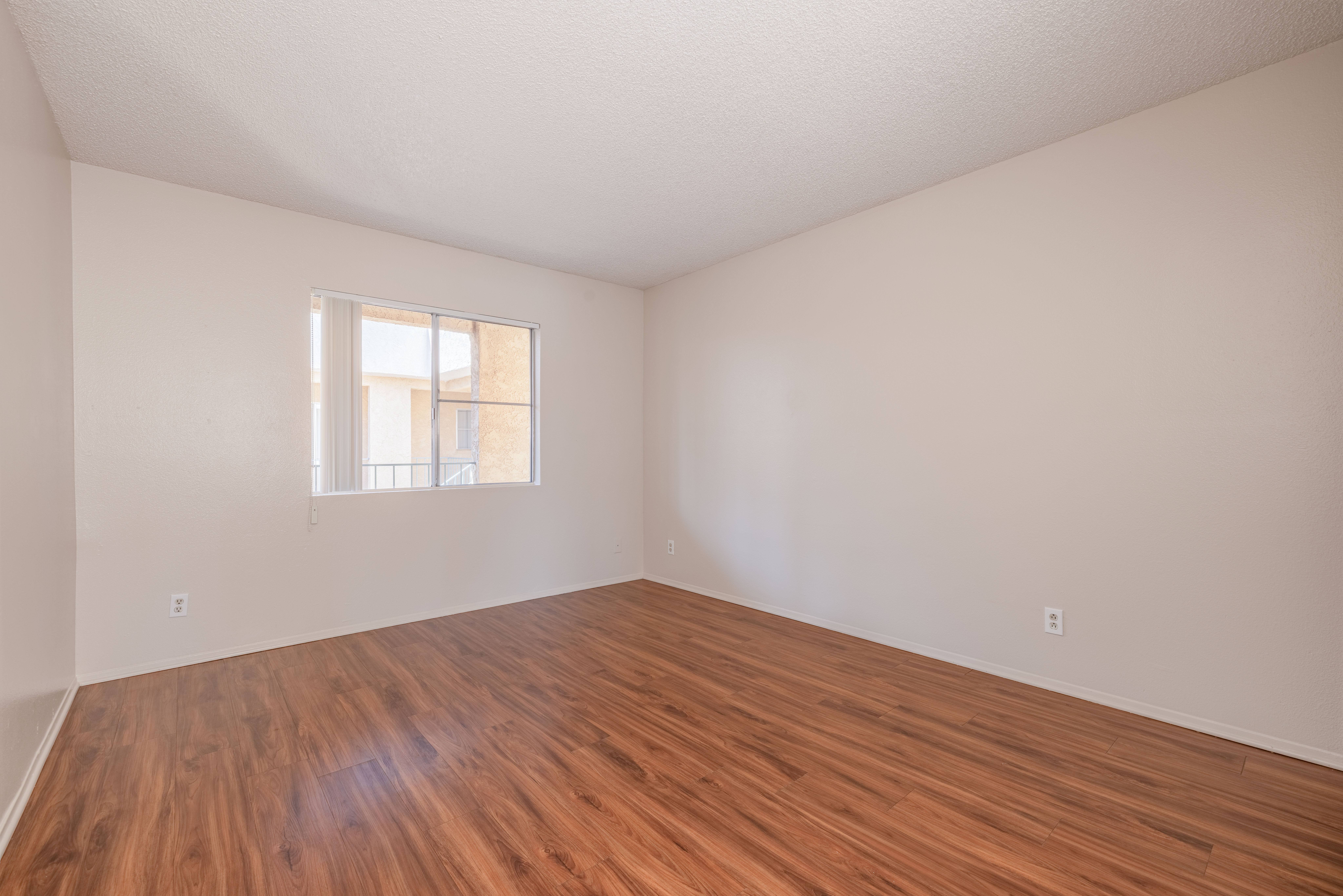 4750-4770 Home Avenue Apartments photo 5