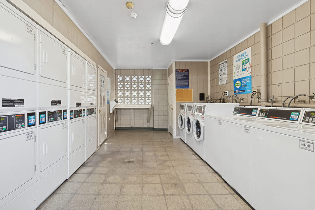 Canyon Rim Apartments photo 5