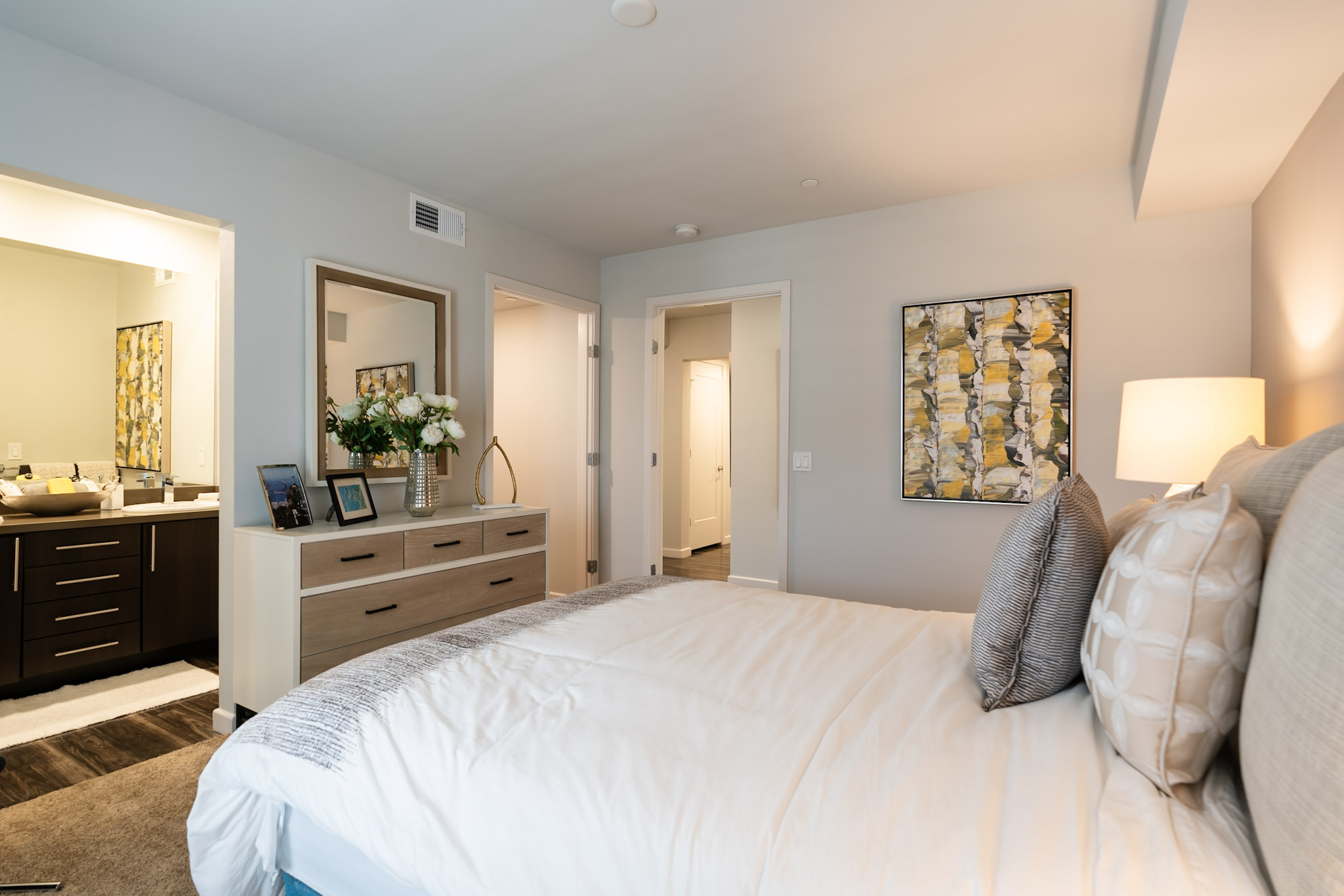 Dylan Point Loma Apartments photo 2