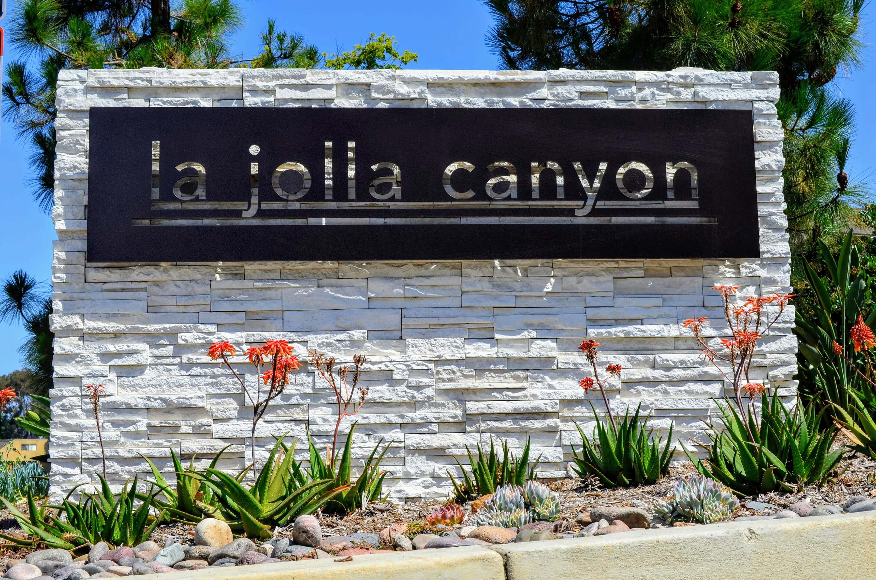 La Jolla Canyon Apartments photo 4