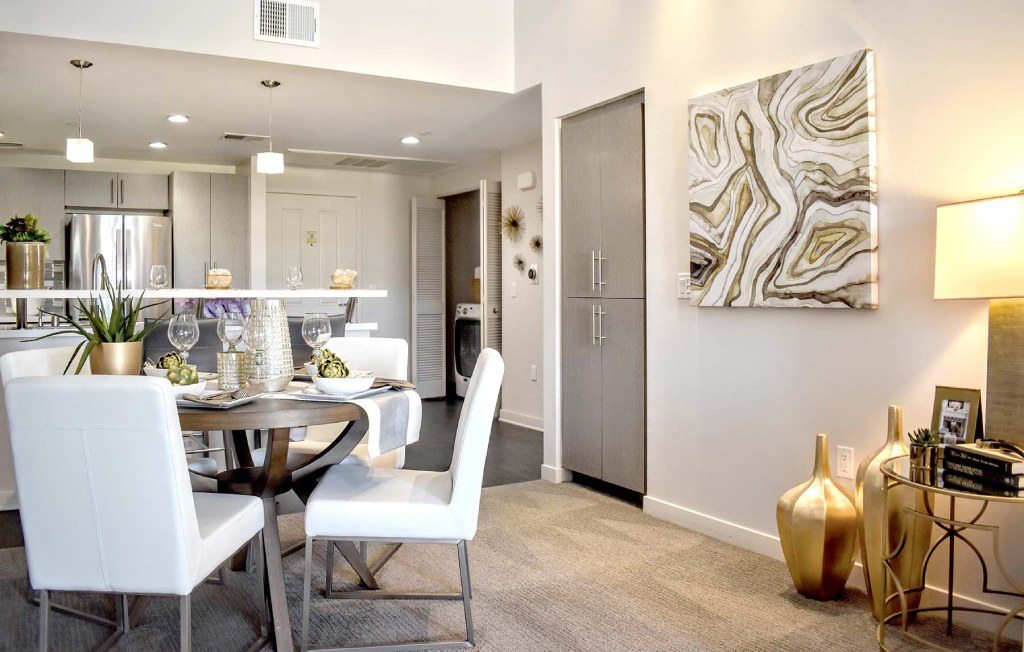 360 Luxury Apartments photo 3