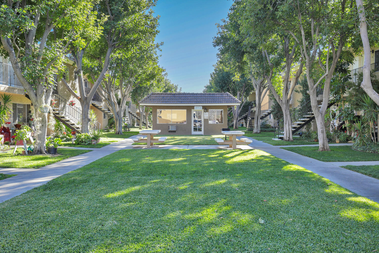 Mission Villa Apartments photo 4