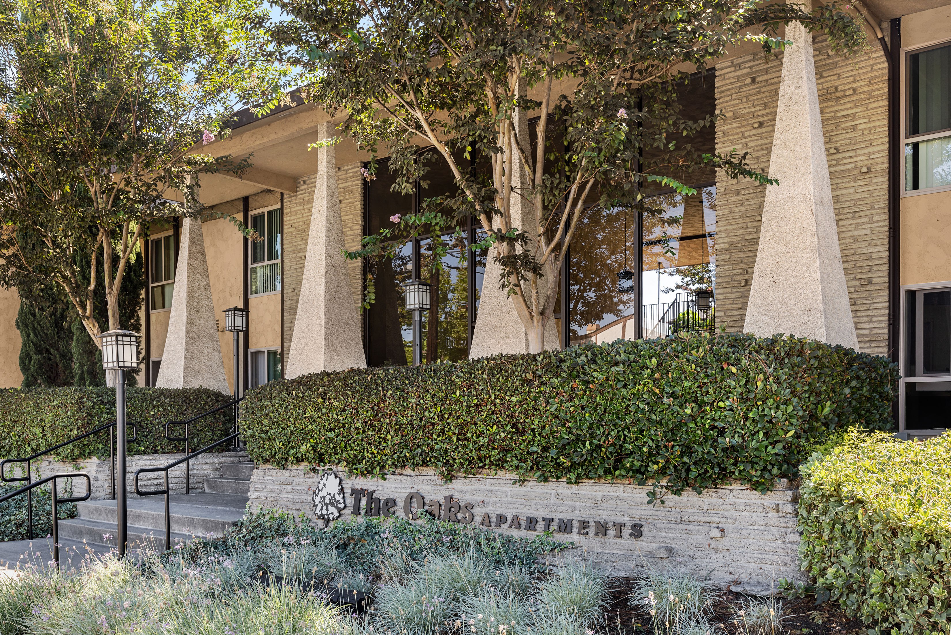 The Oaks Apartments photo 4