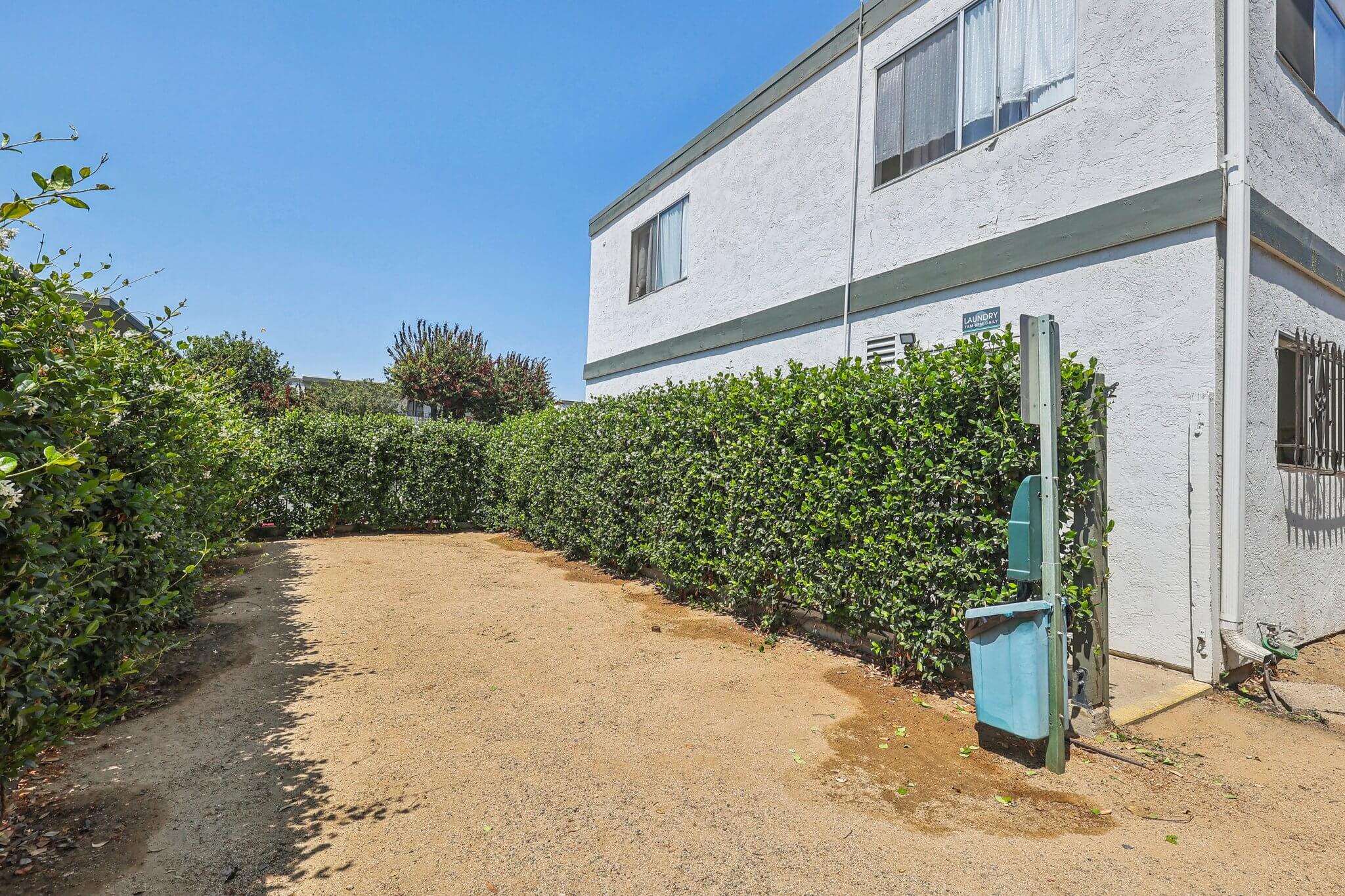 Valle at 9209 Kenwood photo 3
