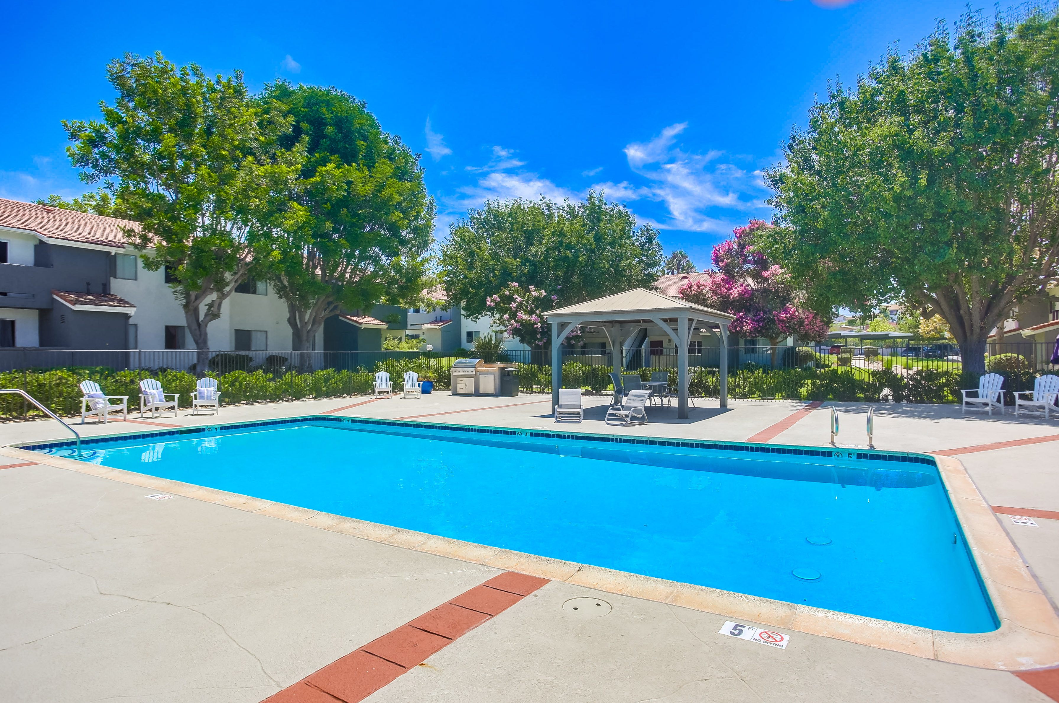 Las Ventanas Apartments photo 4