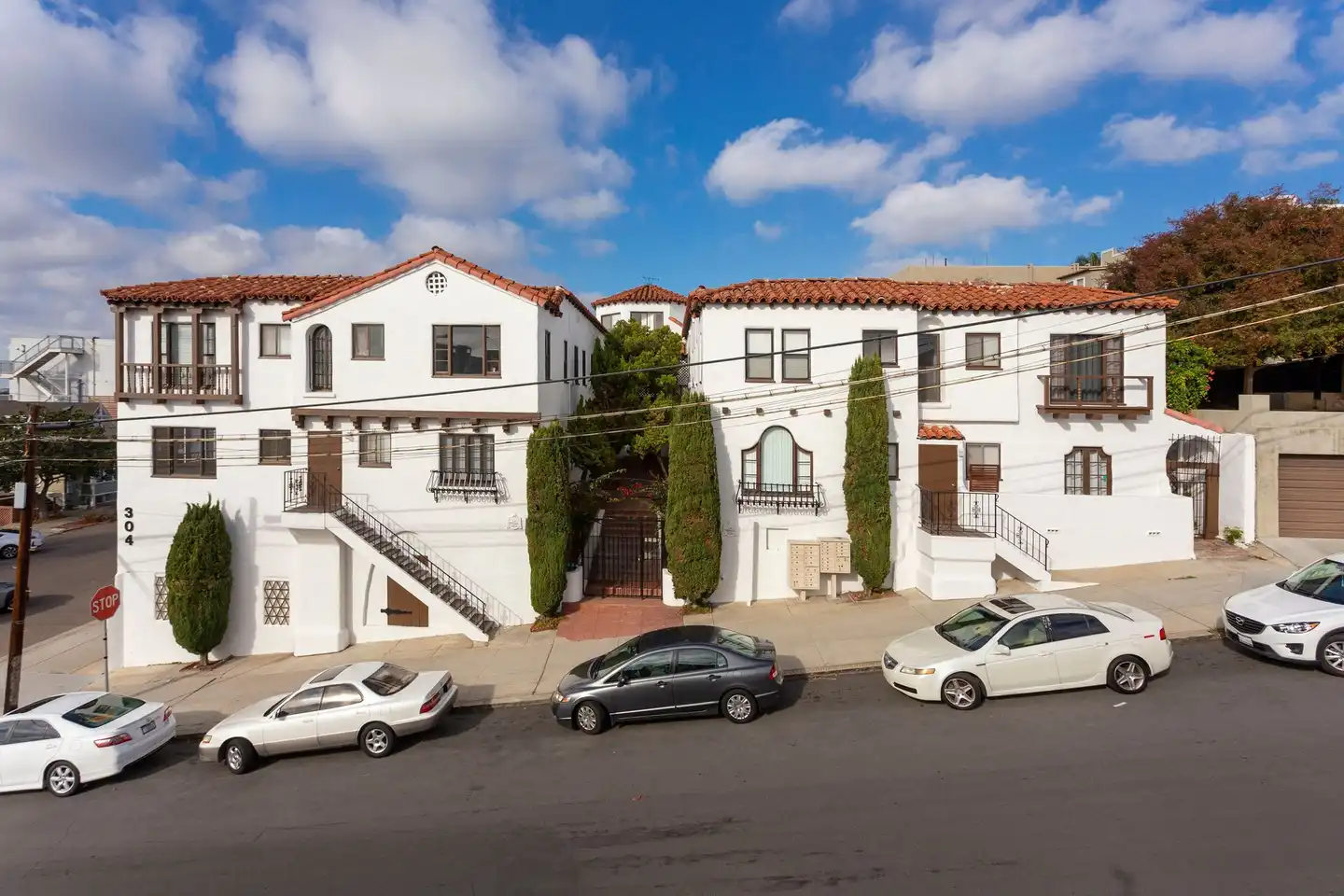 La Morada Apartments photo 2
