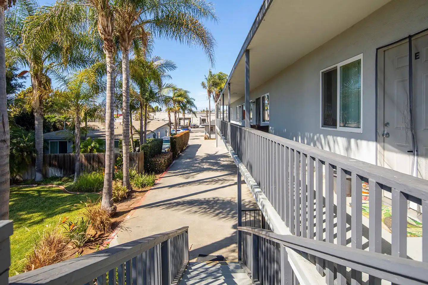 947 Oak Apartments