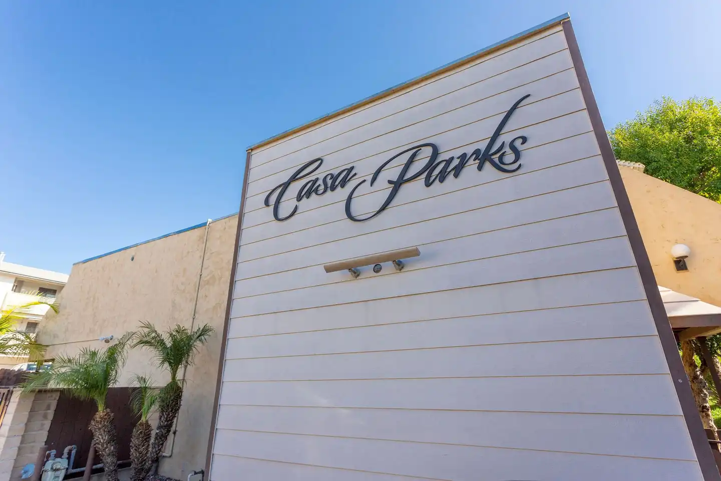 Casa Parks Apartments photo 2