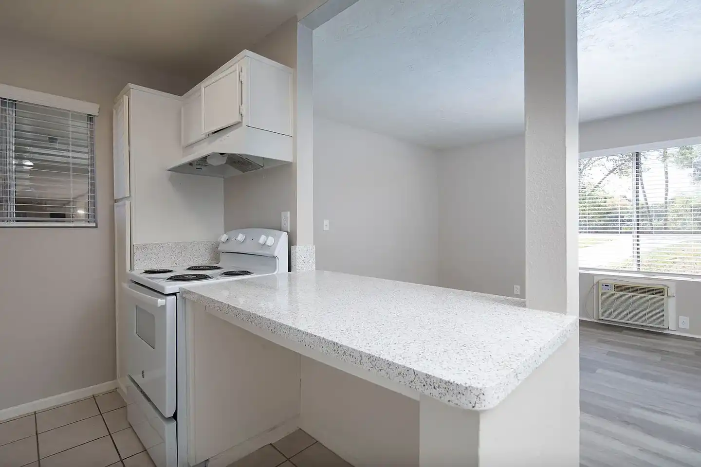 Lakeshore Villa Apartments