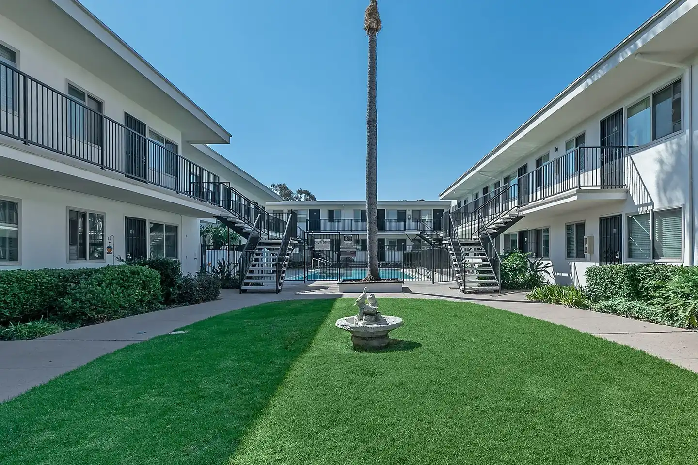 Avaz Pacific Beach photo 4