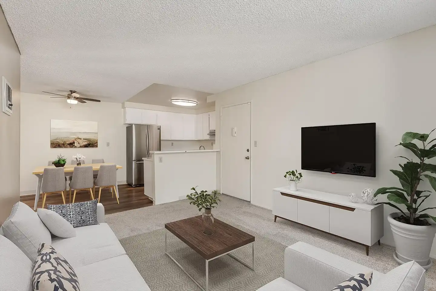 Greenbrier Apartments photo 4