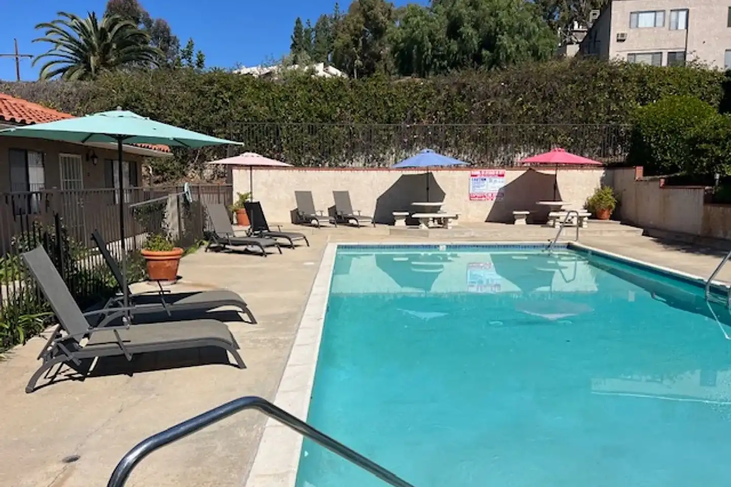 La Fuente Apartments photo 3